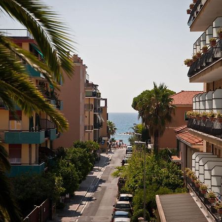 Appartamenti Linda San Bartolomeo Al Mare Exterior foto